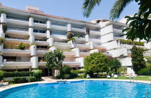 Golden Mile Apartment | Flat on the Beach!