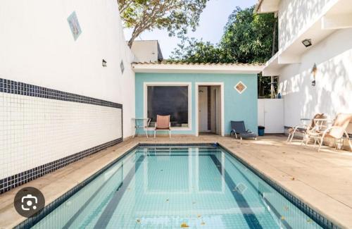 Passagem Apartment | Flat Requinte 2 quartos 400 metros da PRAIA DO FORTE a 150 m da travessia para ILHA DO JAPONÊS dentro do Polo Gastronômico da Passagem Cabo Frio