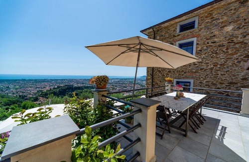 San Carlo Terme Apartment | flat 'Settimo Cielo7' with swimming pool