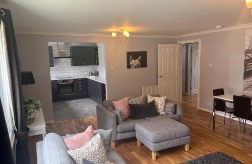 East Kilbride Apartment | Flat Two, 212 Eaglesham Road, East Kilbride, Glasgow