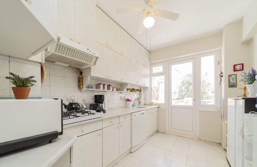 Guzeloba Mahallesi Apartment | Flat w Balcony Fireplace 5 min to Beach in Antalya