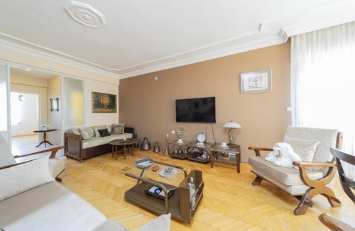 Guzeloba Mahallesi Apartment | Flat w Balcony Fireplace 5 min to Beach in Antalya