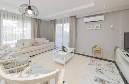 Kadriye Apartment | Flat w Pool and Balcony 10 min to Beach in Serik