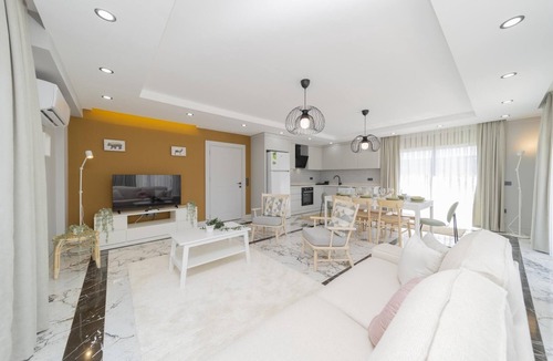 Kadriye Apartment | Flat w Pool and Balcony 10 min to Beach in Serik