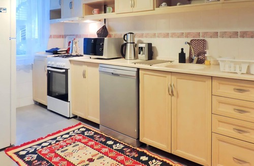 Kundu Apartment | Flat w Pool, Balcony 10 min to Beach in Antalya