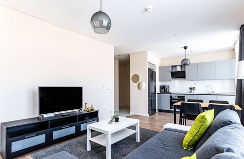 Kartal Apartment | Flat w Shared Pool and Garden 15 min to Coast