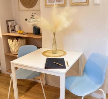 Brevnov Apartment | Flat white flat