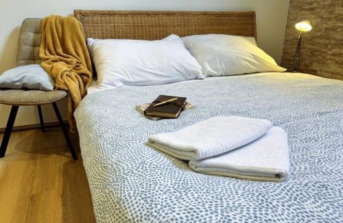 Brevnov Apartment | Flat white flat