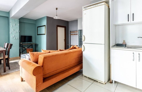 Maltepe Apartment | Flat with Backyard 6 min to Bostanci Show Center