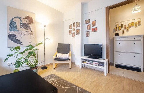 Rasimpasa Apartment | Flat with Balcony near Bull Statue in Kadikoy