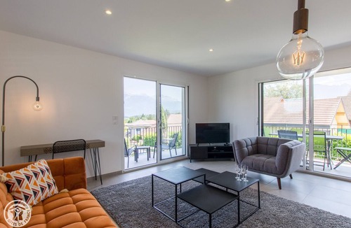 Cessenaz Apartment | Flat with mountain view 3 bedroom 4 stars