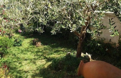 Liznjan House | Flat with private garden