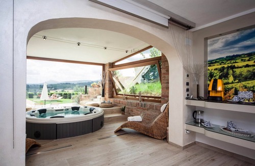 Montepulciano Apartment | Flat with private terrace,A/C, in a wine estate with pool,Spa,children friendly