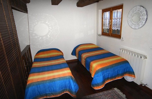 Morro d'Alba Other | Flat with shared garden and pool