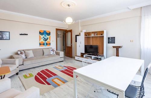 Pendik Apartment | Flat with Shared Pool near Sabiha Gokcen Airport