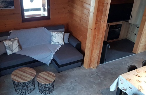 Le Praz de Lys Ski Chalet | Flat within chalet with superb view - 10 people