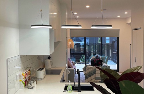 Flat Bush House | Flatbush Holiday Accommodation, 3 Bedroom Town House WH1 | Apartment