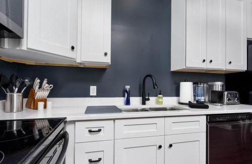 Harrisburg Apartment | Flats on Front - Riverfront Gem Fast Wi-Fi 2F
