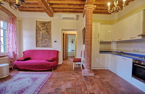 Santa Maria del Giudice Apartment | Flavia