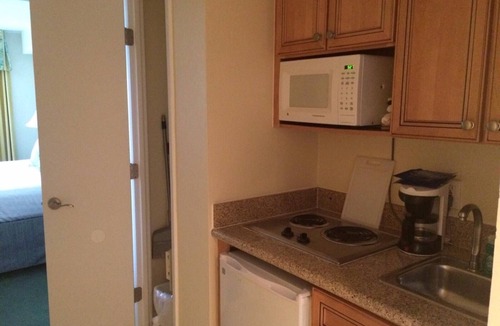 East Fort Lauderdale Apartment | FLBR Studio Unit 1501A - 2 blocks off beach with Direct Ocean Views.