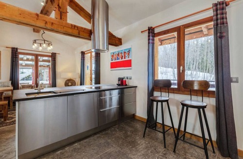 Les Houches Ski Chalet | Fleur de Lys · Chalet 4BR Wood Stove |Home Cinema |Parental Suite