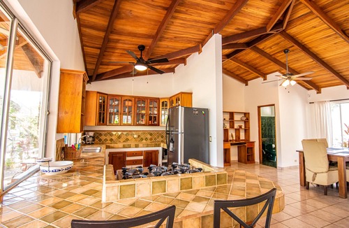 Esterillos House | Flex House – Full Home with Pool and Guest House, Close to the Beach
