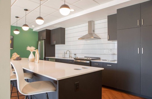 Yankee Hill Apartment | Flexhome East Side 1BR NO3 - Balcony+Pool+Gym