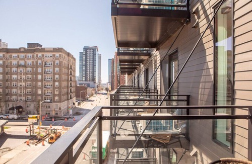 Yankee Hill Apartment | Flexhome East Side 1BR NO3 - Balcony+Pool+Gym
