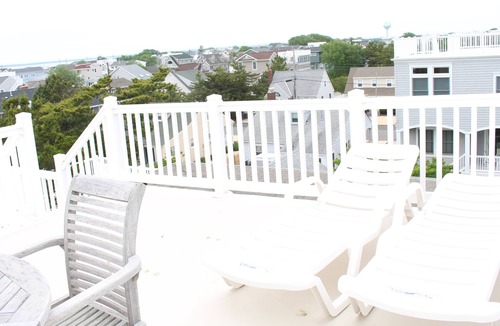 North Beach Haven House | Flexible Good weeks Avail. 6 HOUSES TO BEACH 4 BR 3.5Bath,PingPong,Beach Badges