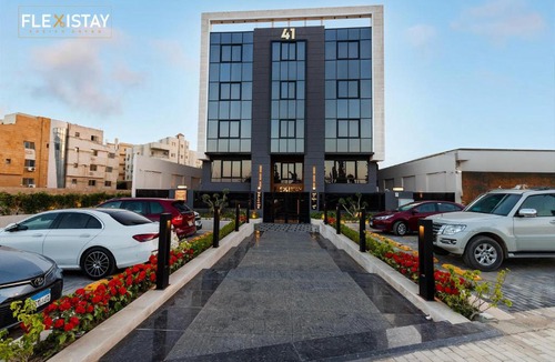 Sheikh Zayed City Apartment | Flexistay Sheikh Zayed