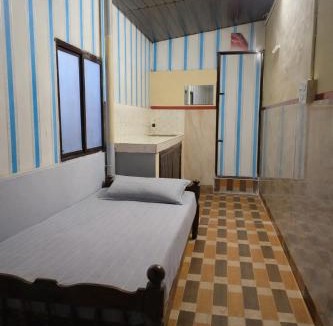 Karumom Hostel | FlexTays Transit - Station Side Stays