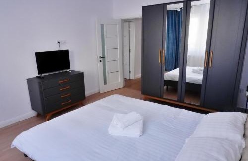 Sibiu Apartment | FLH - Henri Loft
