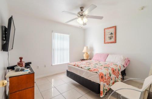 Plymouth House | Flint and Kingscrest, LLC - Private Rooms in Shared Home