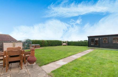 Stalisfield House | Flint Barn - Cottage