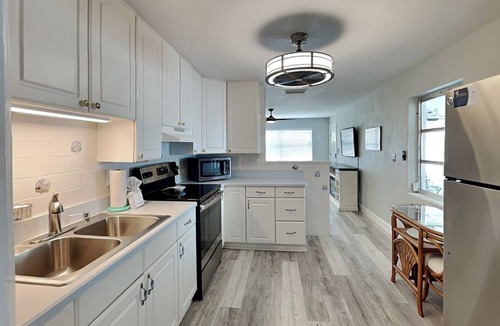 Ormond Ocean Gard House | Flip Flop Oasis | Beach Bungalow w/Modern Comforts