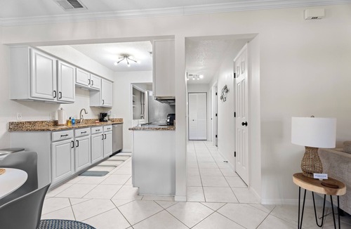St. Augustine Beach Condo | Flip-flop Retreat - 2 bedroom coastal condo a 5 min walk to the beach