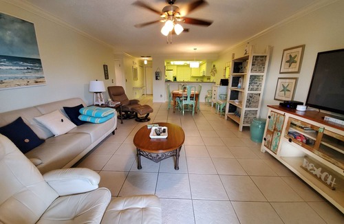 Ormond Beach Condo | Flip Flops At The Beach