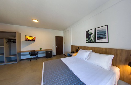 Laguna Hotel | Flipper Hotel