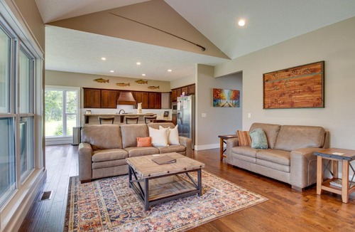 Lakeview House | Flippin Home w/Deck & Grill: Steps to White River