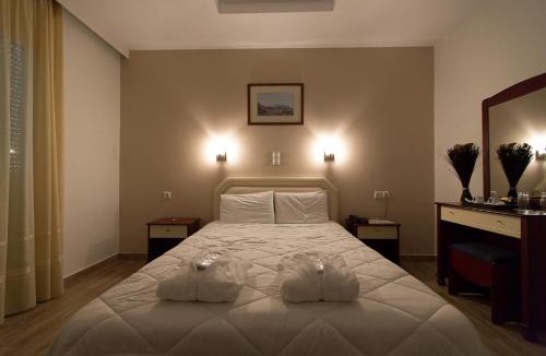 Lokroi House | Flisvos Rooms