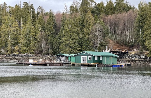 Cariboo Chilcotin Coast House | Float House Denny Island Central Coast Cabin Vacation Rental