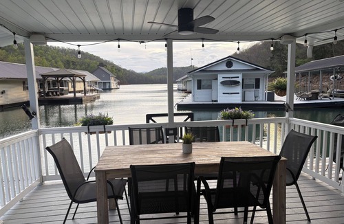 Big Creek Boat Rental | Floating Cabin - Another Day in Paradise at Whitman Hollow Marina