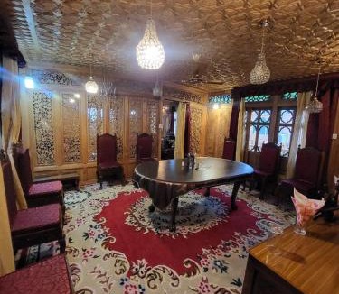 Dal Lake Hotel | Floating Heritage Persian Gulf Houseboats