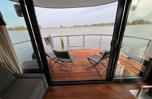 Havelsee House | Floating vacation home in the middle of nature