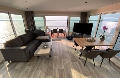 Laasow House | Floatinghouse Möwenblick: Vacation by the lake with a fantastic view