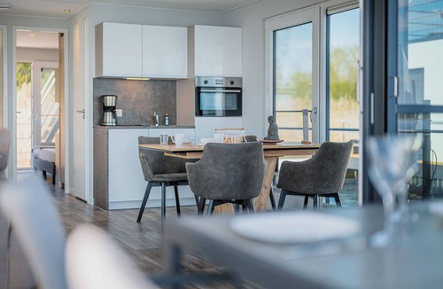 Laasow House | Floatinghouse Möweninsel: fantastic lake view with terrace