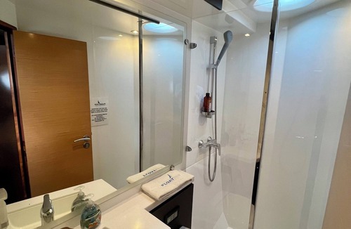 Geneva City Centre Boat Rental | Floatinn