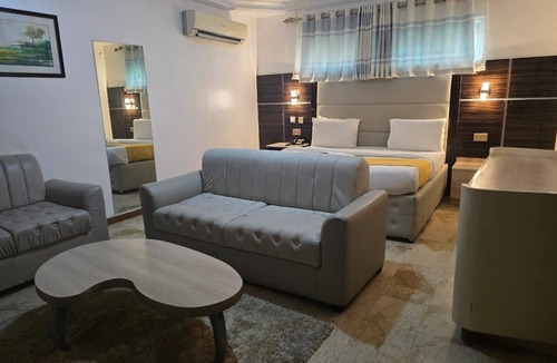 Ikeja Hotel | Flora Suites