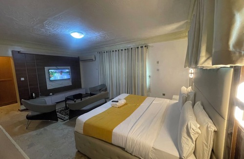 Ikeja Hotel | Flora Suites