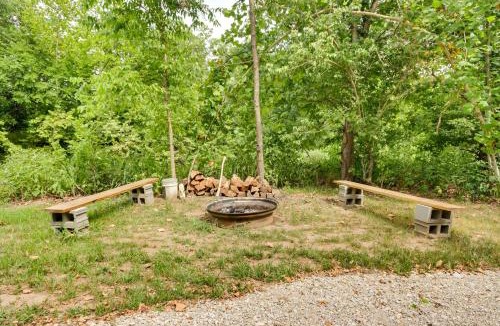 Florence House | Florence Cabin w/On-Site Creek!